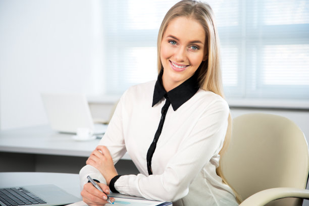 年轻的商业女性图片下载