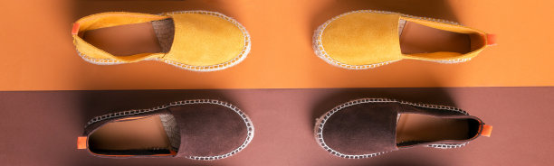 横幅两双帆布鞋，休闲鞋图片下载