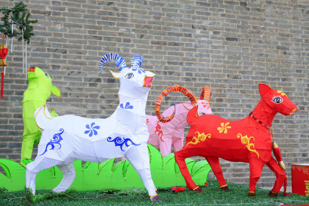 山羊造型灯笼，特写照片图片下载