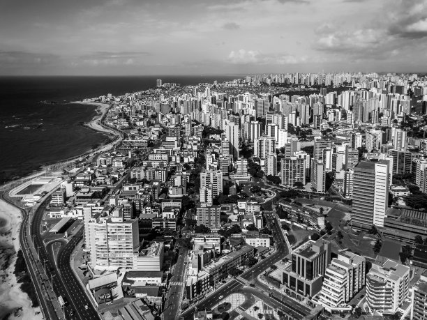 城市和大海图片下载