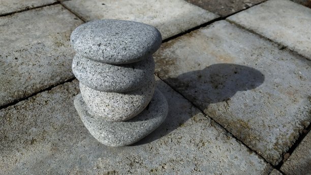 堆叠的石头互相堆叠的石头图片下载