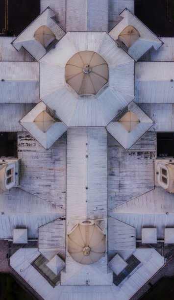 教堂的屋顶图片下载