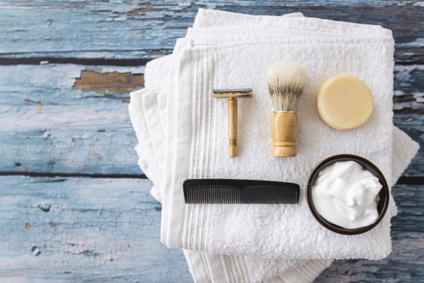 为男性刮胡子准备的工具图片下载