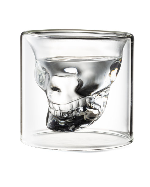 头骨形状的龙舌兰玻璃镜头孤立的白色背景图片下载