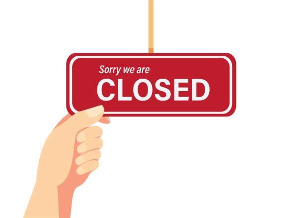 手上挂着封闭的标志、标志、图标。卡通平面插图矢量孤立在白色背景图片下载