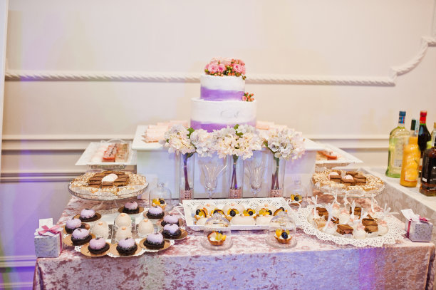 婚宴上的甜点桌。图片下载