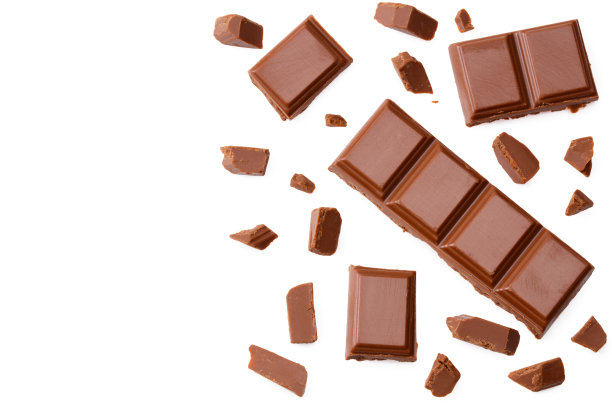 牛奶巧克力块孤立的白色背景。俯视图图片下载