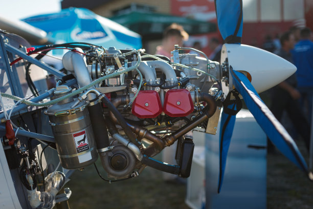 螺旋桨飞机发动机图片下载