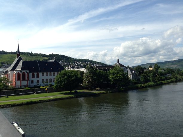 Bernkastel-Kues德国。图片下载