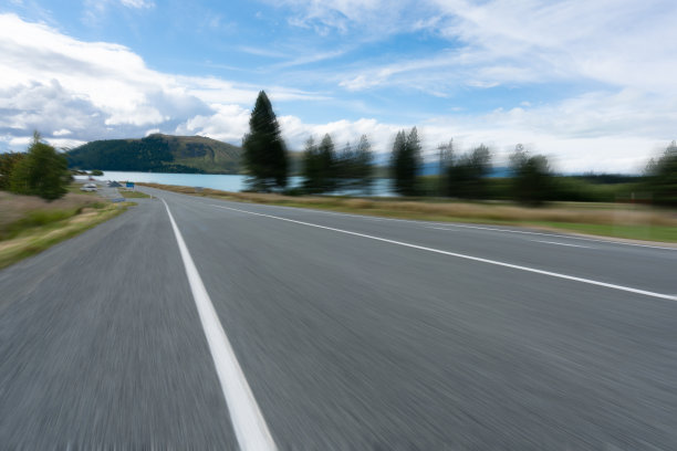 去新西兰旅游。图片下载