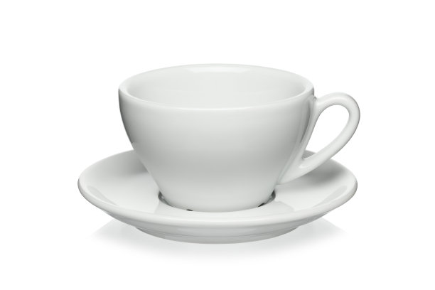 白瓷杯碟卡布奇诺隔离在白色背景图片下载