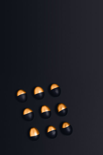 在黑暗的钥匙复活节摄影。图片下载