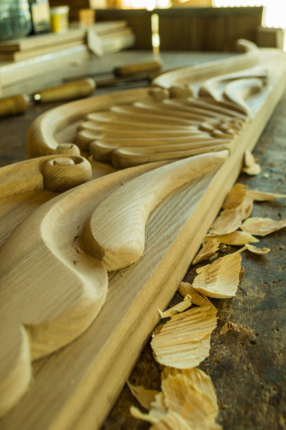 手工木雕的碎片。图片下载