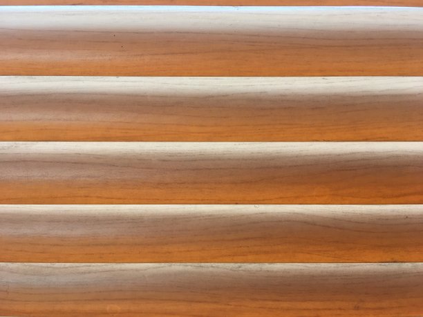 房子里的木制遮阳伞图片下载