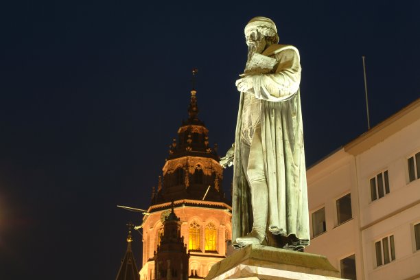 美因茨古腾堡纪念碑图片下载