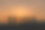 一群快乐的人在夏天的夕阳下玩耍图片下载