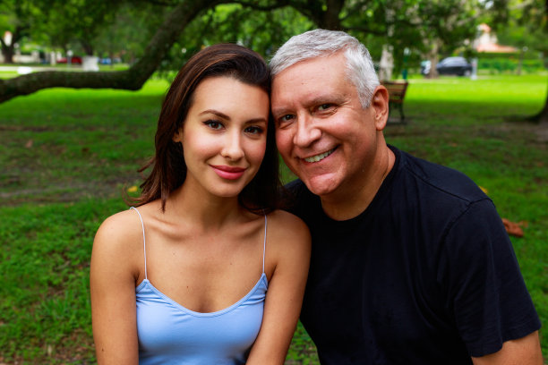 父亲和女儿图片下载