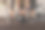 男子力量训练与哑铃的特写照片图片下载