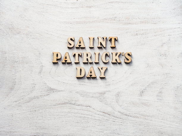 圣帕特里克节。前视图。孤立的背景图片下载