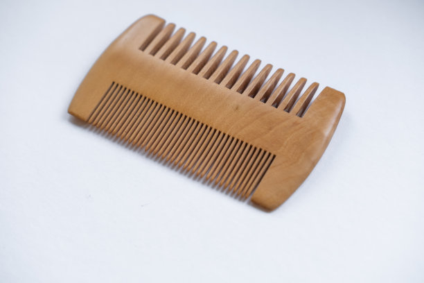 刷子，梳子，自然，剪刀，头发，礼物，剪掉，洗发水，油，木头，皮肤，香油，背景，胡须护理，孤立，潮人，男人，修饰，剃须，蜡，沙龙，护理，化妆品，护发素，理发，胡须油，混凝土，肥皂，修剪，b图片下载