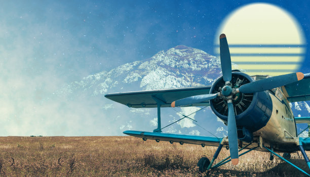 美丽抽象超现实的蓝黄飞机和山川宇宙景观空间拼贴概念，当代色彩和情绪的社会背景。老式的飞机。图片下载