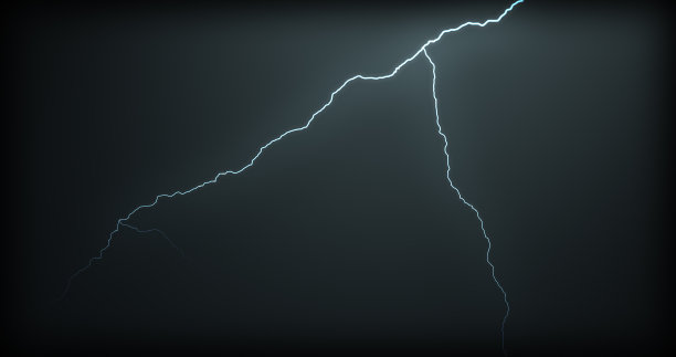 闪电击中一个黑色背景与现实的反射图片下载