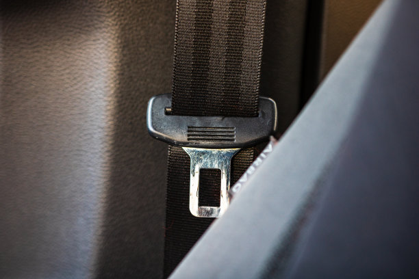 车内安全带的特写照片图片下载