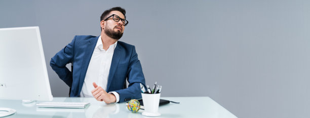 背痛的商人图片下载