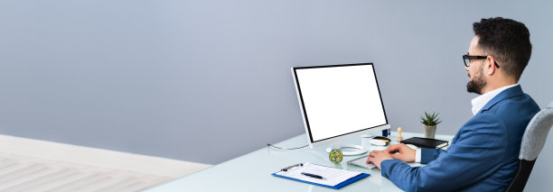 在工作场所工作的商人图片下载