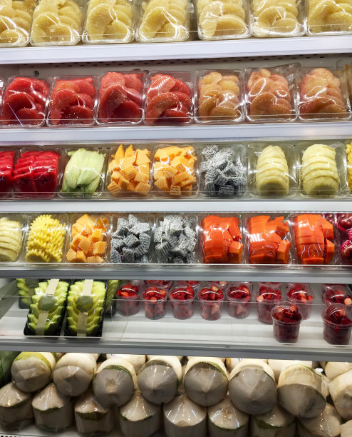 在一个展示的容器中切割热带水果图片下载