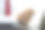 商人痛苦的手，而工作与笔记本电脑。图片下载