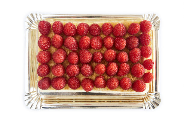 从上面俯瞰美味的覆盆子蛋糕。自制的图片下载