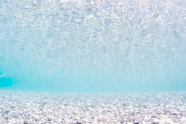 希腊浅海水下抽象照片。图片下载