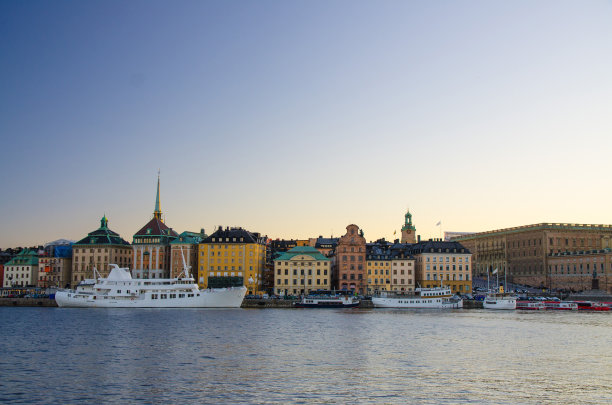 瑞典斯德哥尔摩老城区Gamla Stan的传统建筑图片下载