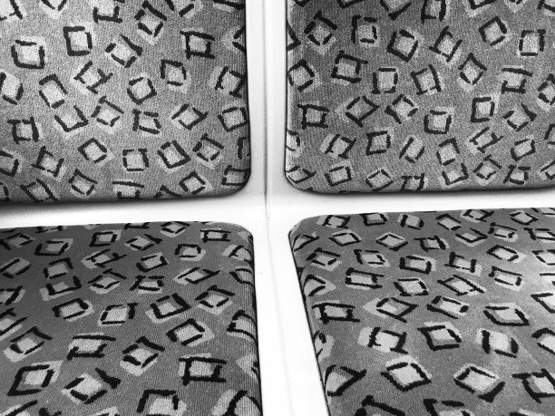 柔软的泡沫制成了柏林一种公共交通工具的椅子图片下载