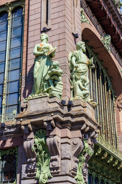 Eliseyev商场(Eliseevsky, Elisseeff兄弟的商店)在涅夫斯基大街上，俄罗斯圣彼得堡。建于1902年的一个1903图片下载