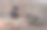 山脊上的探险家图片下载