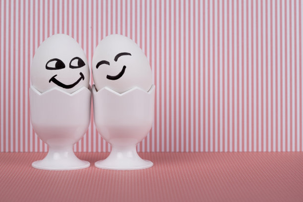 快乐的煮鸡蛋图片下载