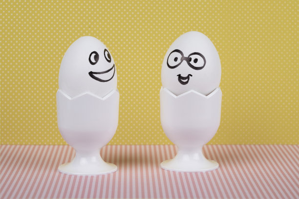 快乐的煮鸡蛋图片下载