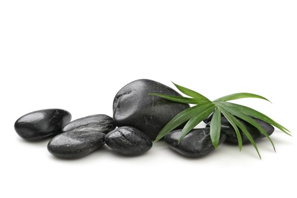 玄武岩禅宗石和竹叶孤立上白图片下载