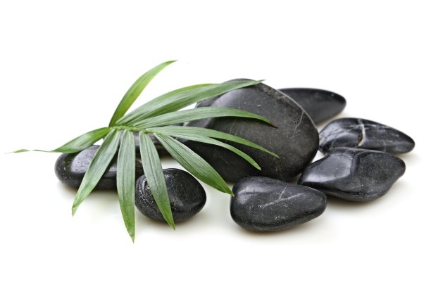 玄武岩禅宗石和竹叶孤立上白图片下载