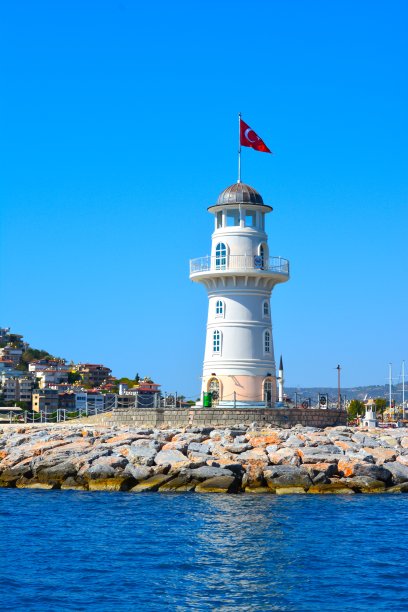 土耳其阿兰亚港入口处的灯塔图片下载