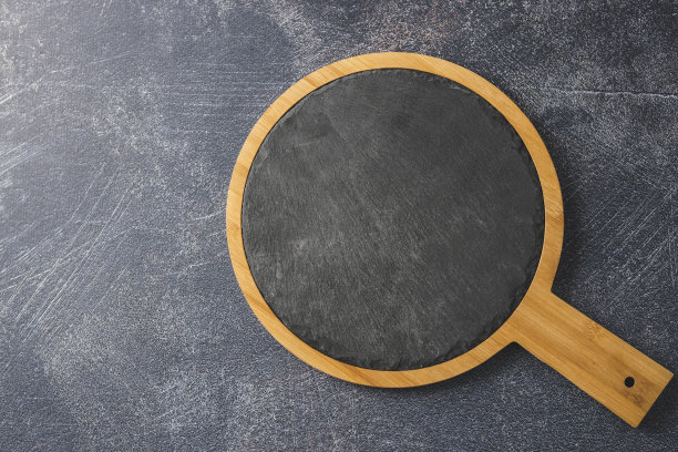 暗色背景的切菜板图片下载