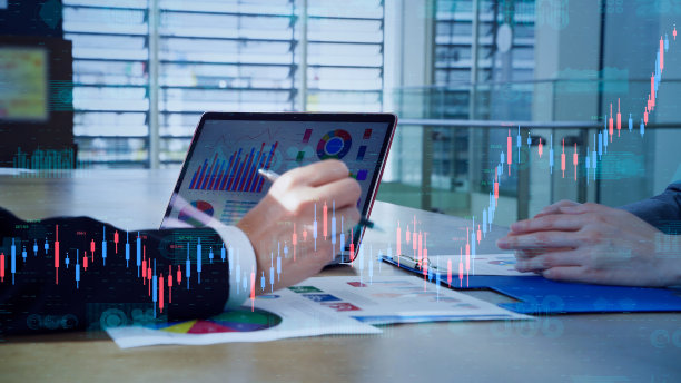 金融科技概念：加密货币与电子支付图片下载