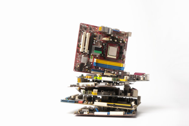 各种电脑零件和电子废品隔离在白色上图片下载
