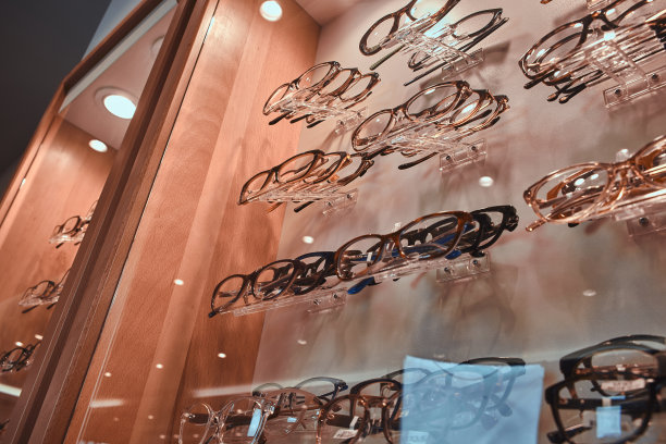 现代镜框展示在光学商店图片下载