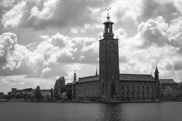 多云的一天图片下载