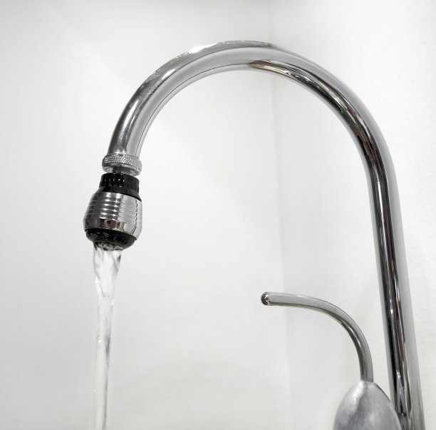 混合水龙头。图片下载