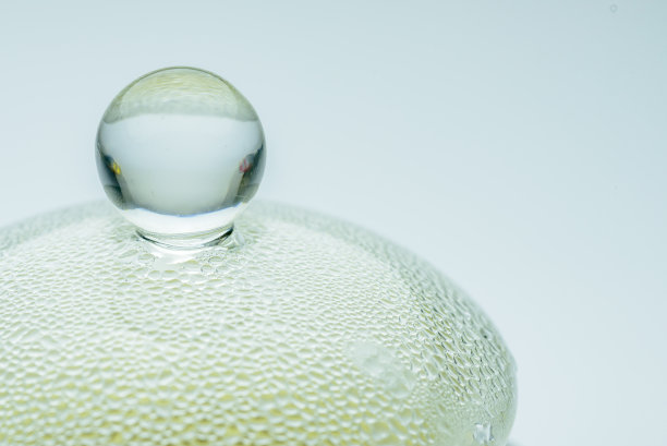 水凝析玻璃茶壶盖特写图片下载