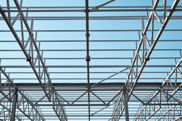 金属结构。在建大型仓库建筑图片下载